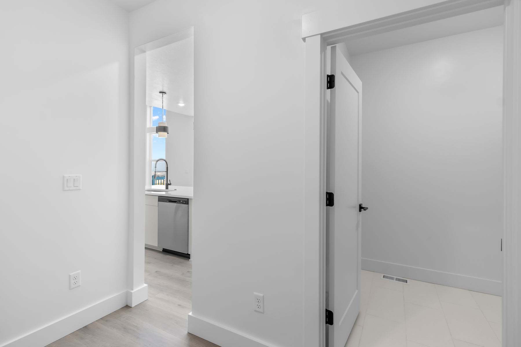 *Finished home photos are representational images only. Chat with sales agent for details.