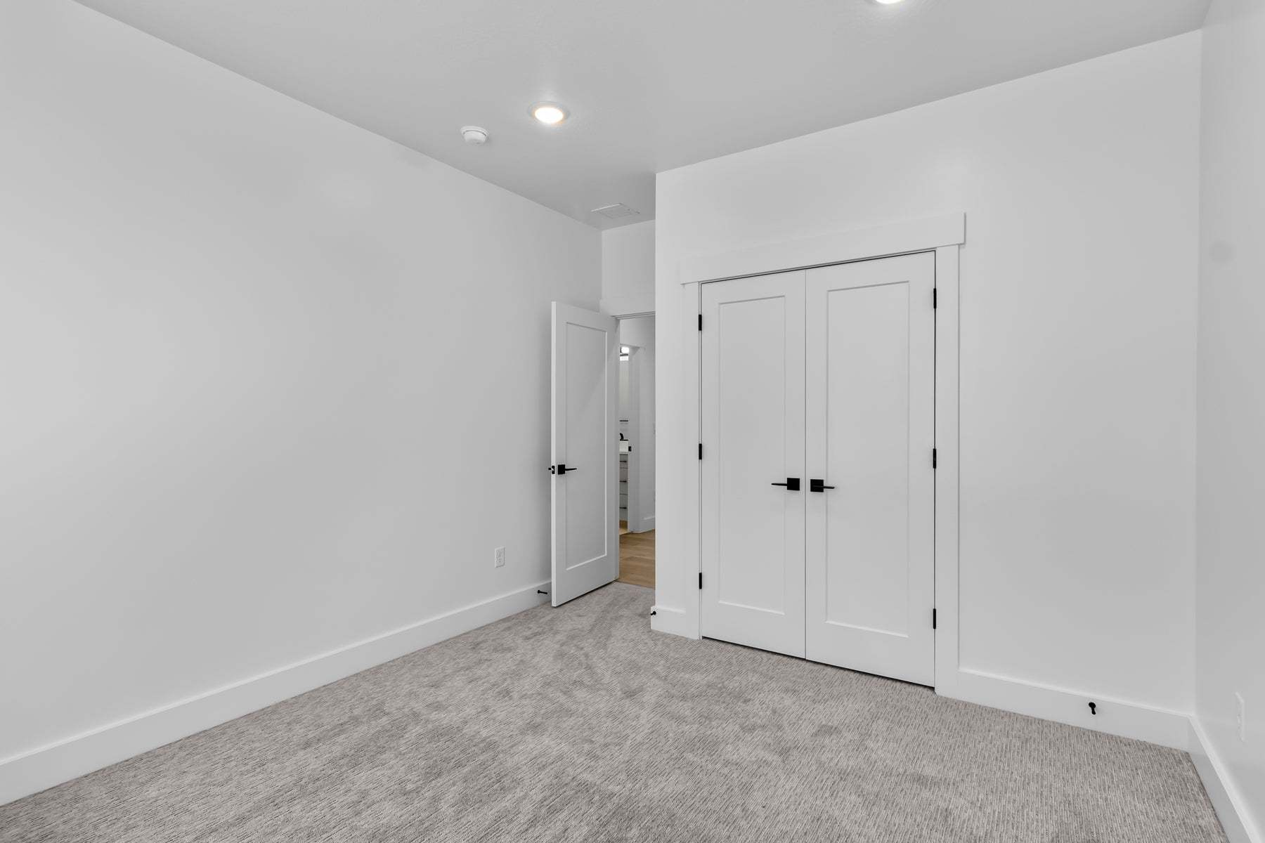 *Finished home photos are representational images only. Chat with sales agent for details.