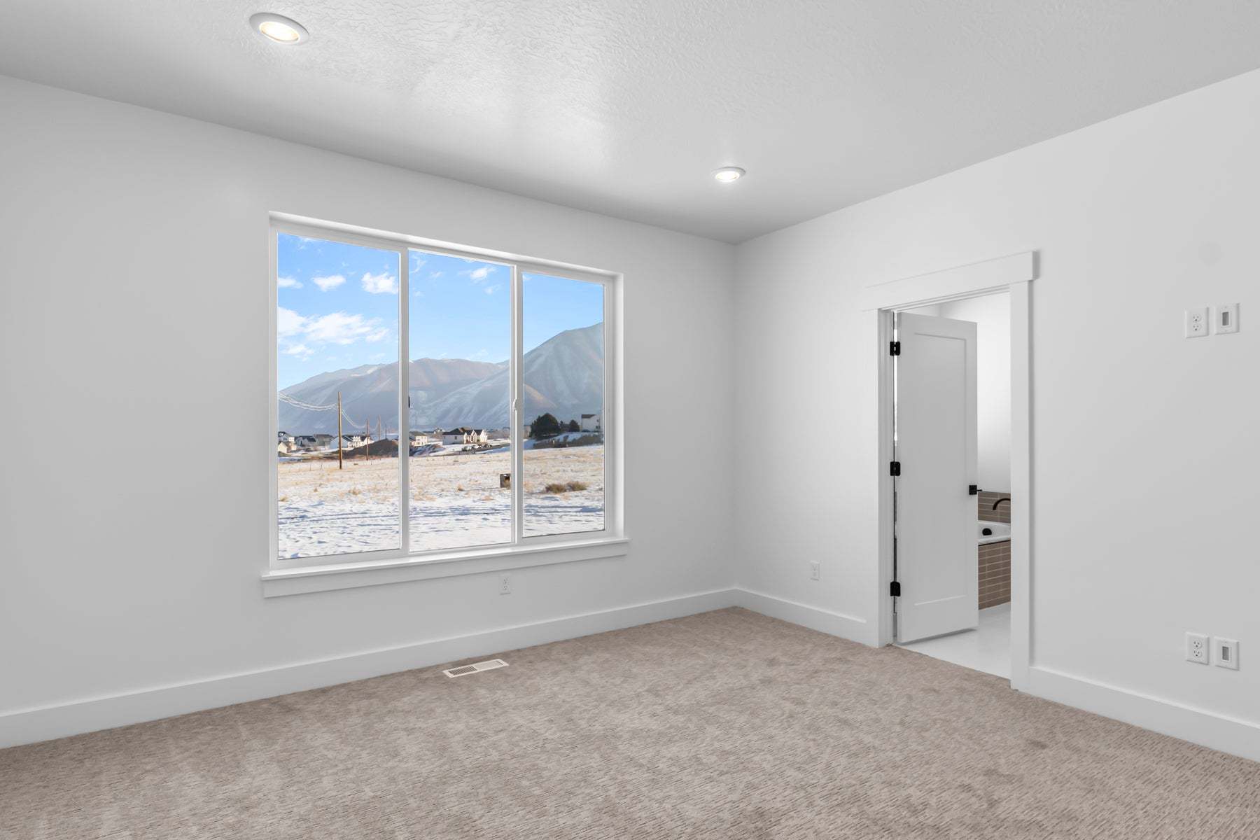 *Finished home photos are representational images only. Chat with sales agent for details.