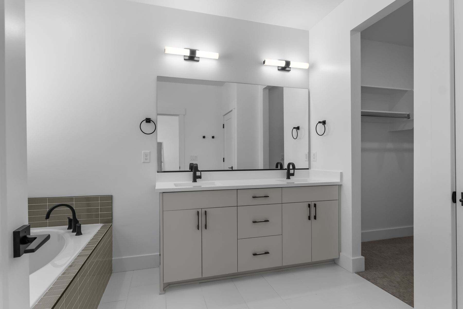 *Finished home photos are representational images only. Chat with sales agent for details.