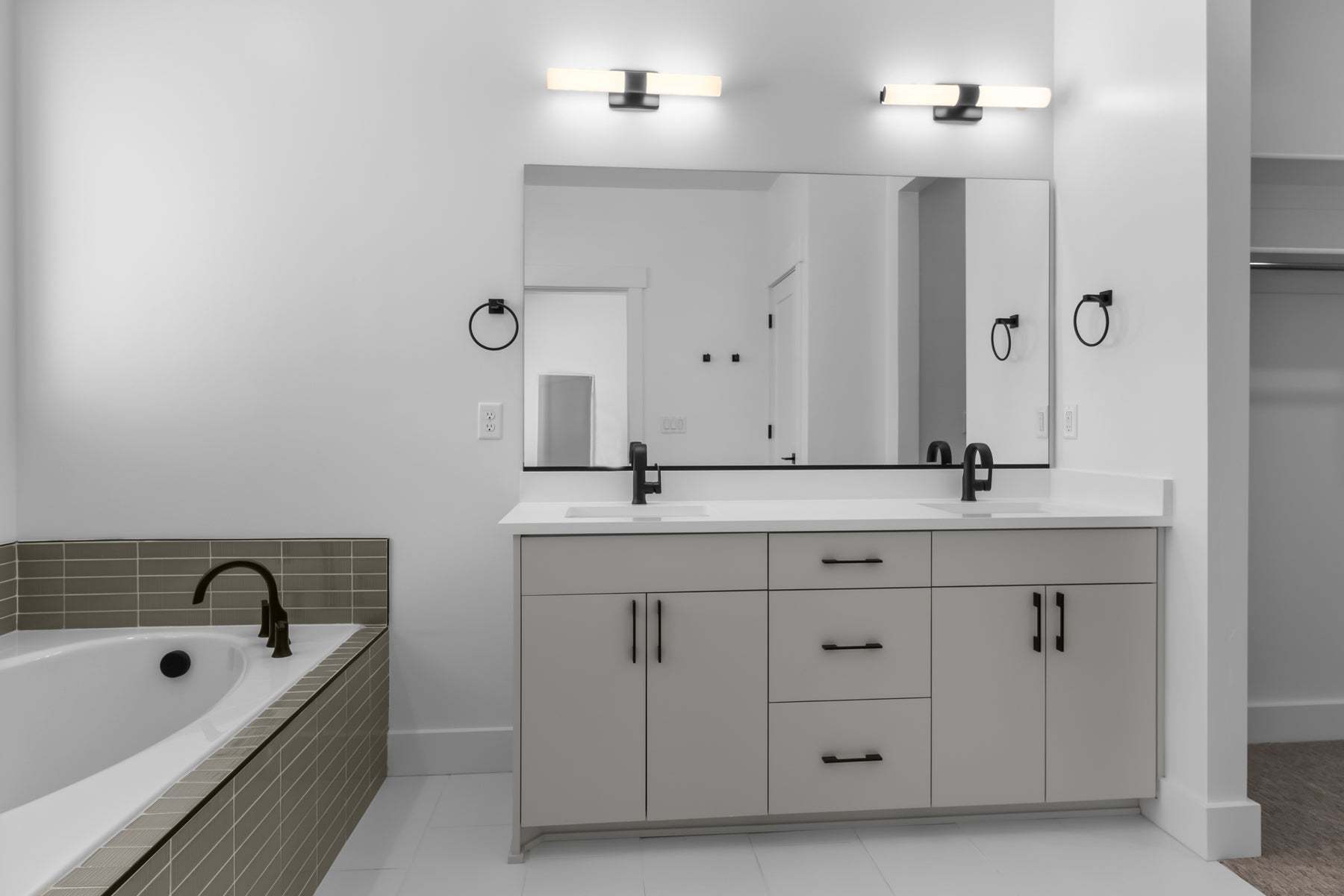 *Finished home photos are representational images only. Chat with sales agent for details.