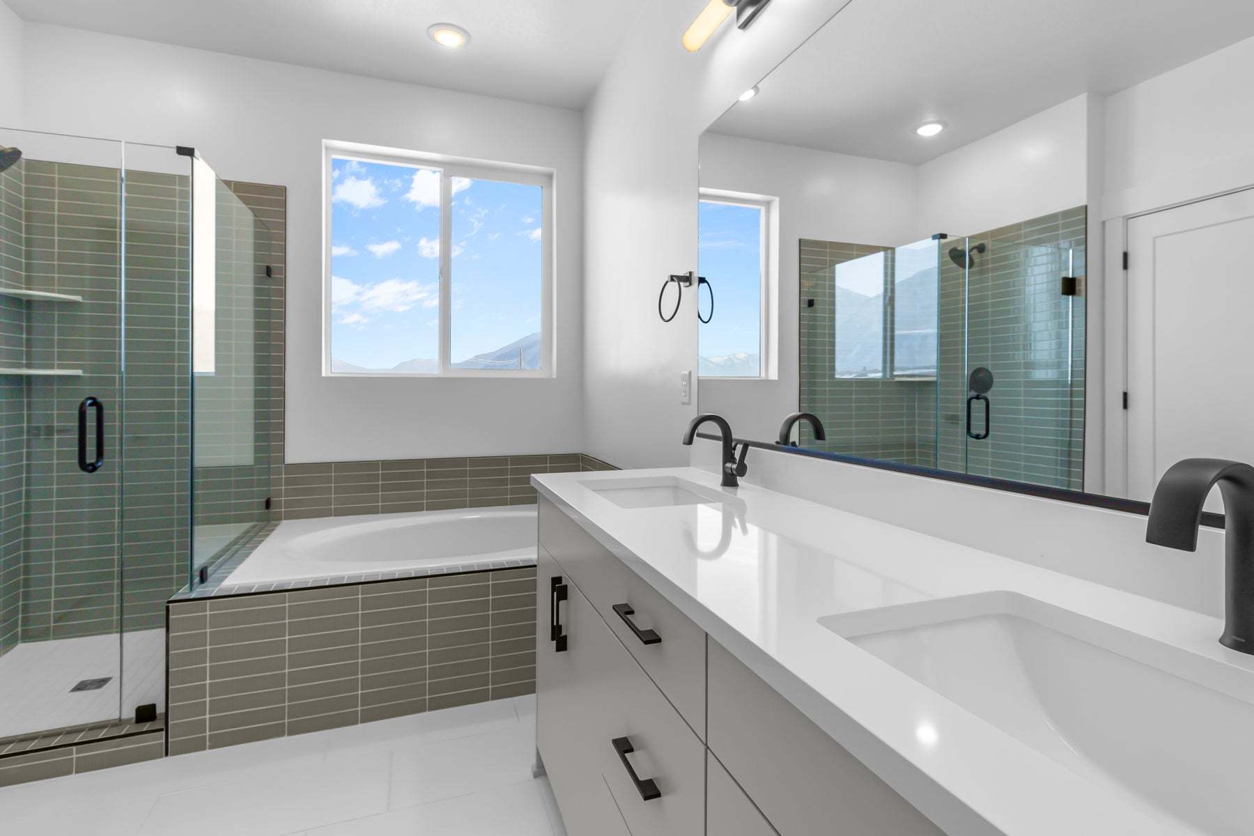 *Finished home photos are representational images only. Chat with sales agent for details.