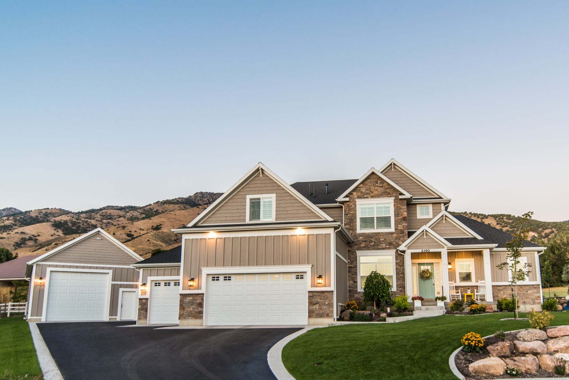 *Finished home photos are representational images only. Chat with sales agent for details.