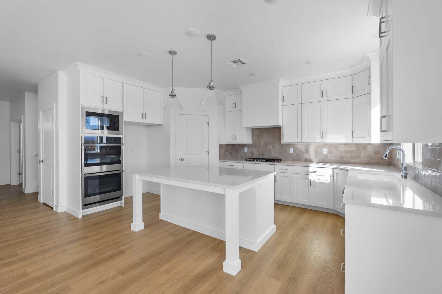 *Photo is representational of floor plan only, not specific listing. Contact agent for more details.*