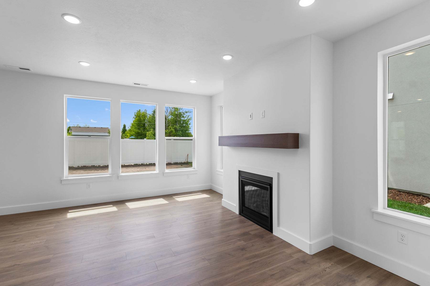 *Finished home photos are representational images only. See sales agent for details.