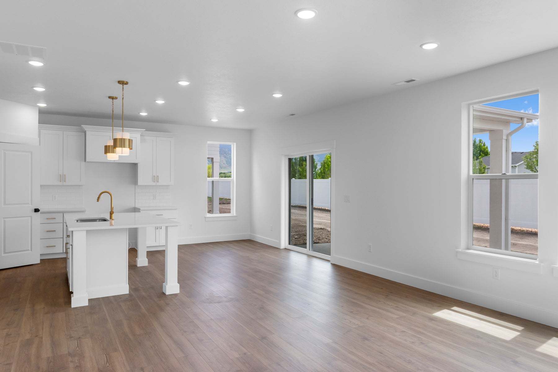 *Finished home photos are representational images only. See sales agent for details.