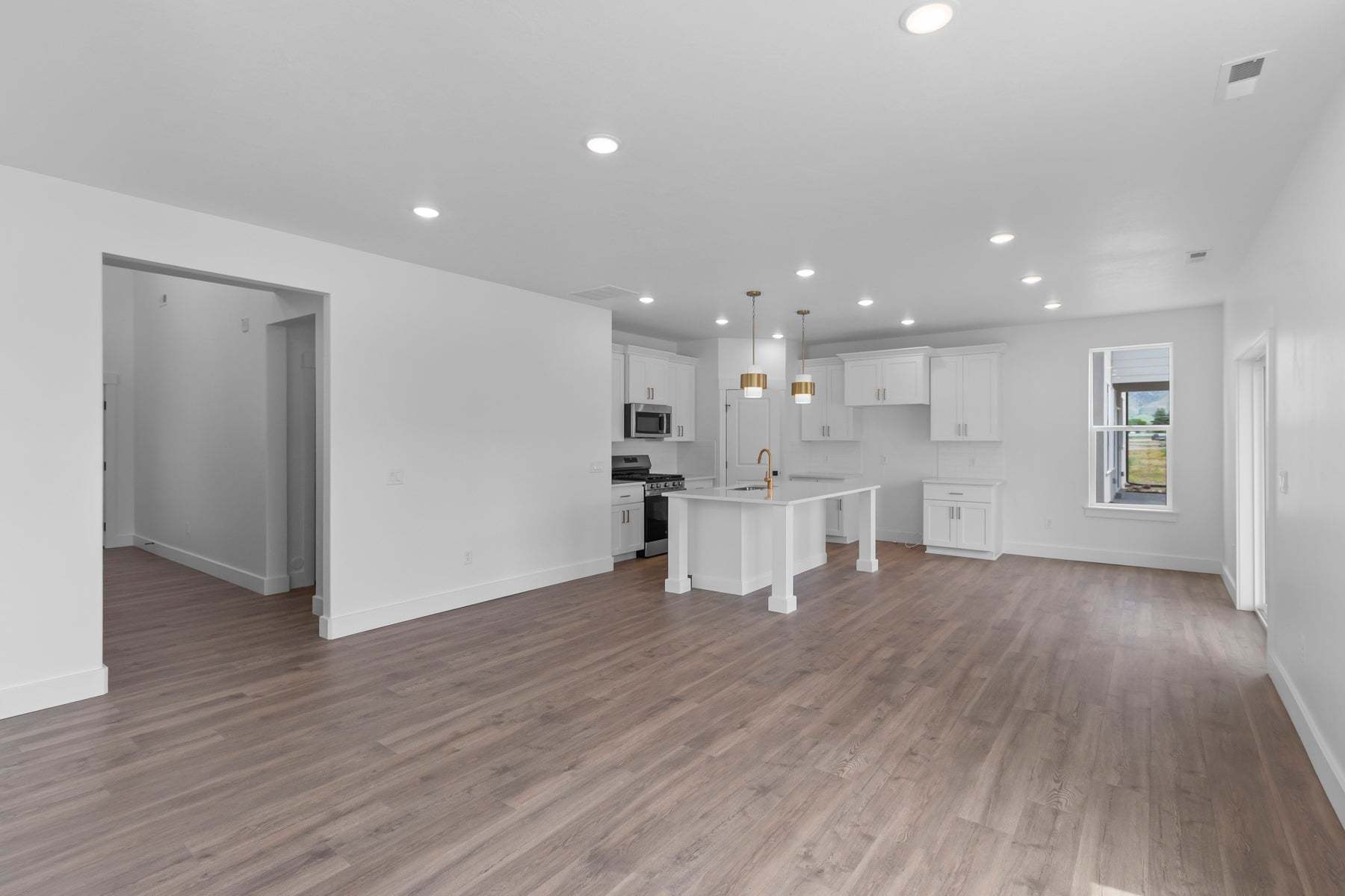 *Finished home photos are representational images only. See sales agent for details.