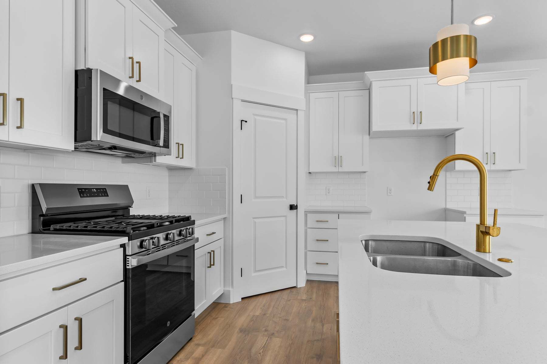 *Finished home photos are representational images only. See sales agent for details.