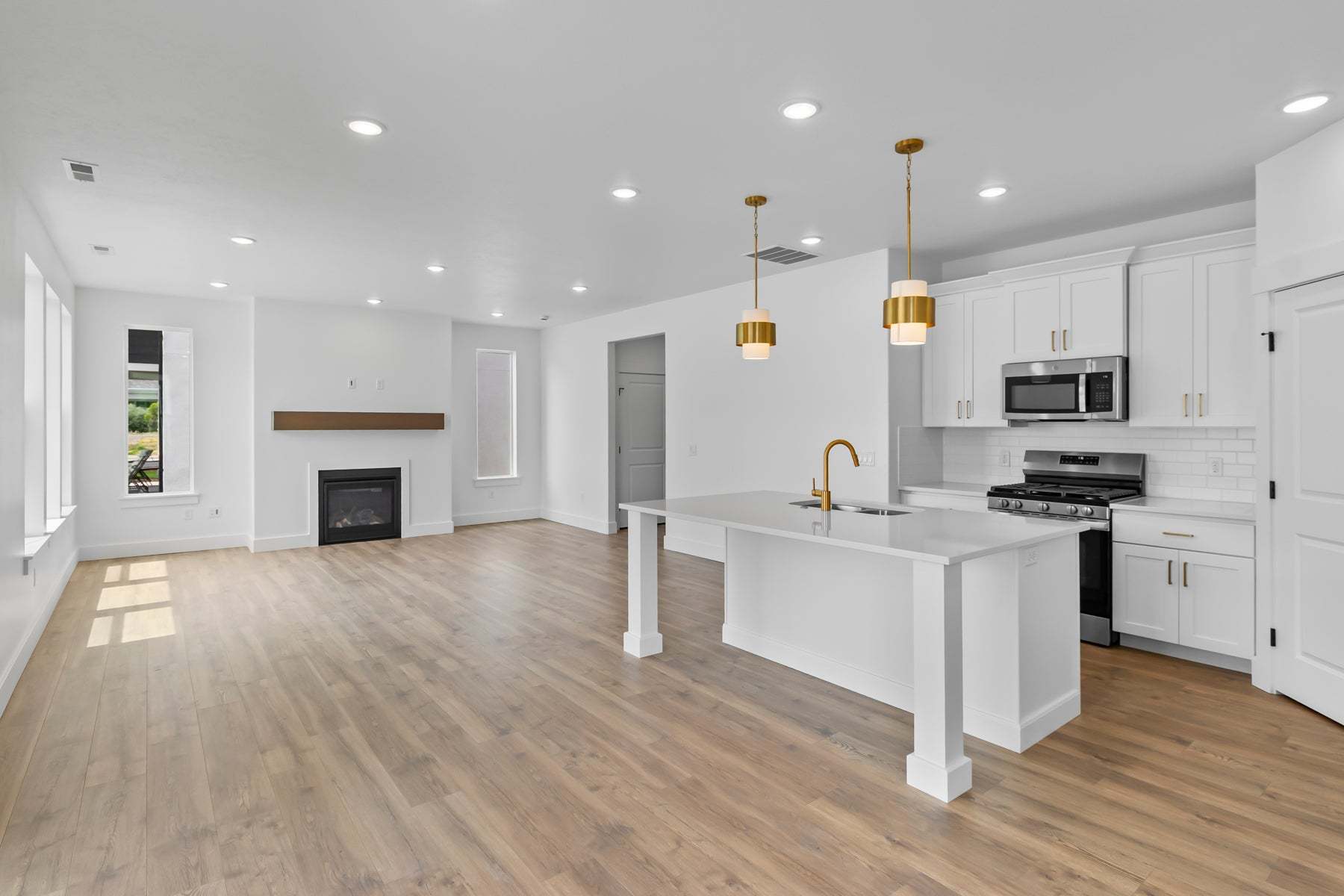 *Finished home photos are representational images only. See sales agent for details.