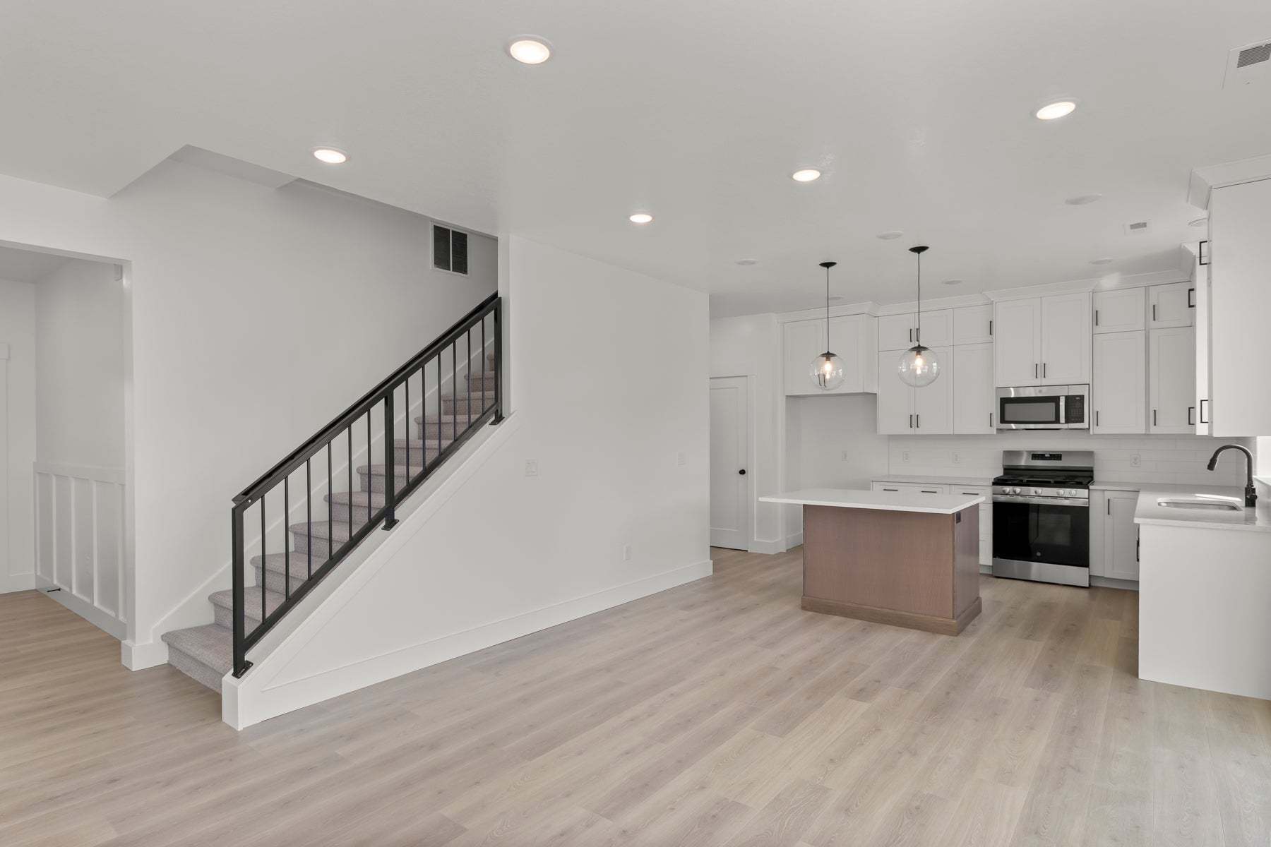 *Finished home photos are representational images only. See sales agent for details.