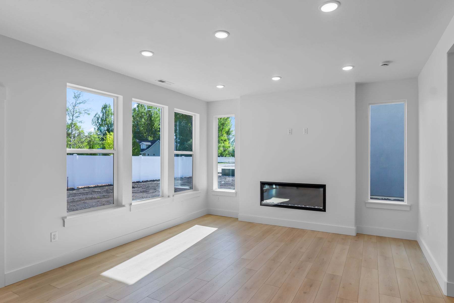 *Finished home photos are representational images only. See sales agent for details.