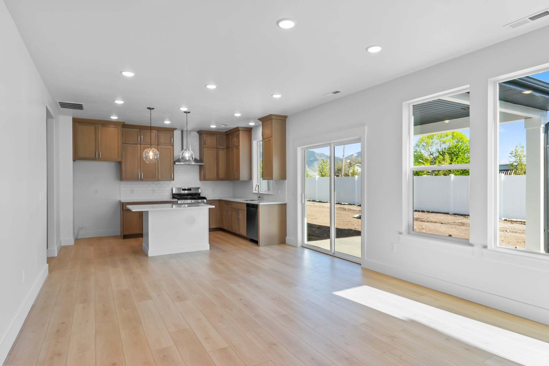 *Finished home photos are representational images only. See sales agent for details.