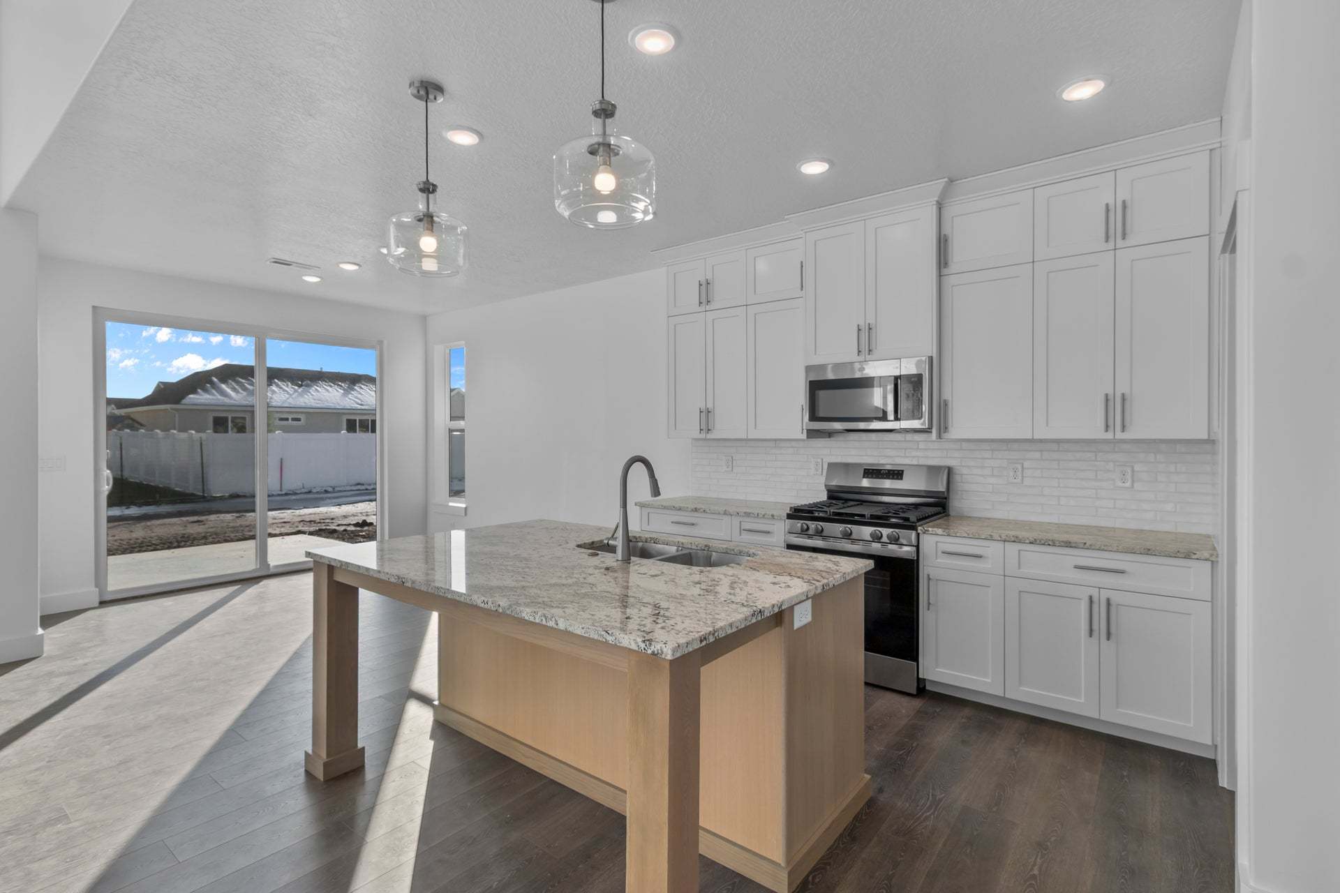 *Finished home photos are representational images only. See sales agent for details.