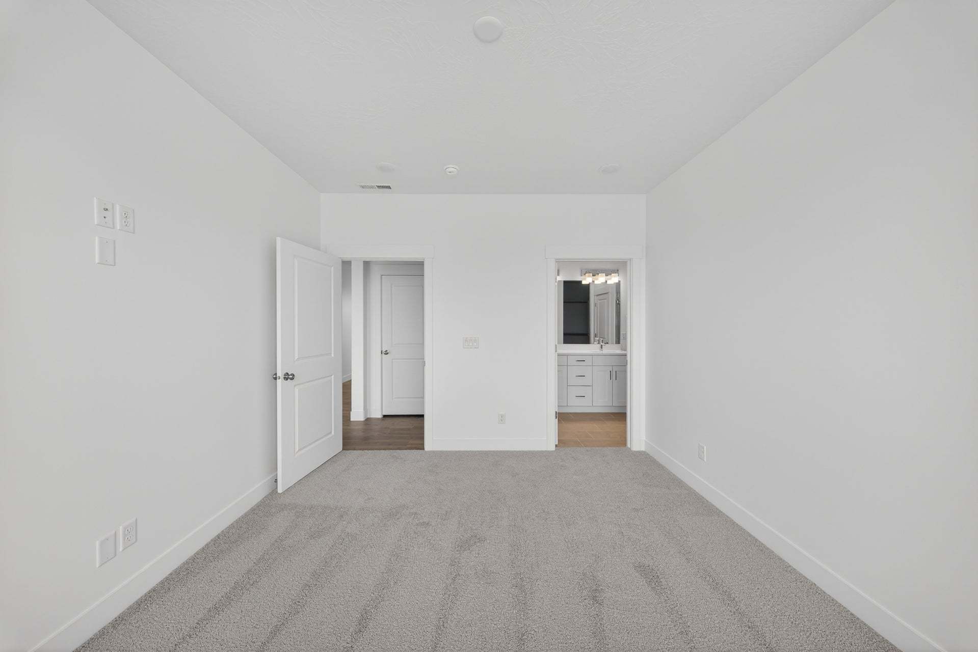 MOVE IN READY! Come see this home today!