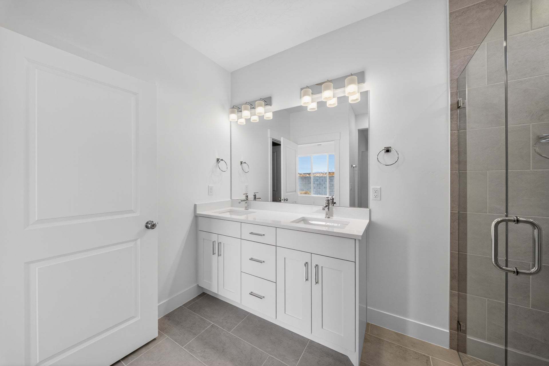 MOVE IN READY! Come see this home today!