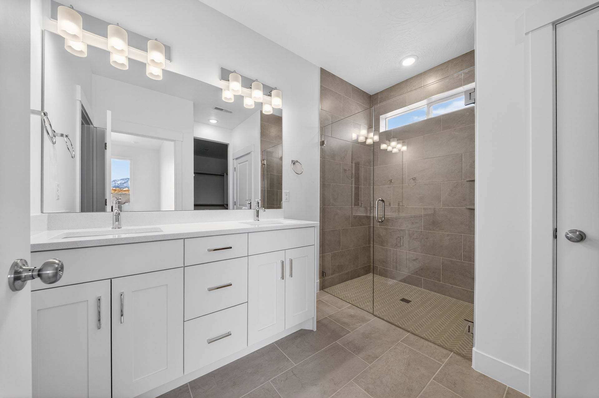 MOVE IN READY! Come see this home today!