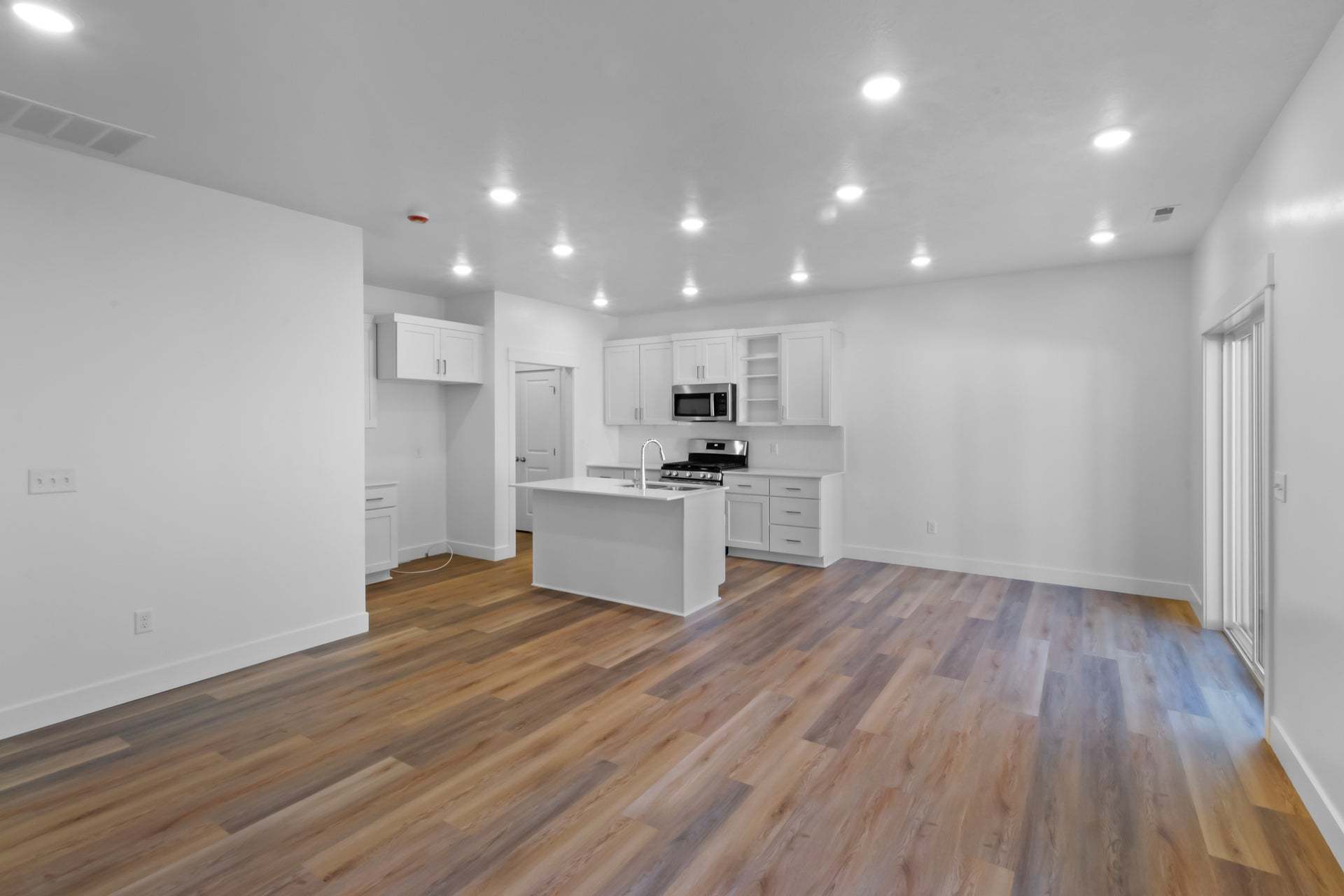 *Finished home photos are representational images only. See sales agent for details.