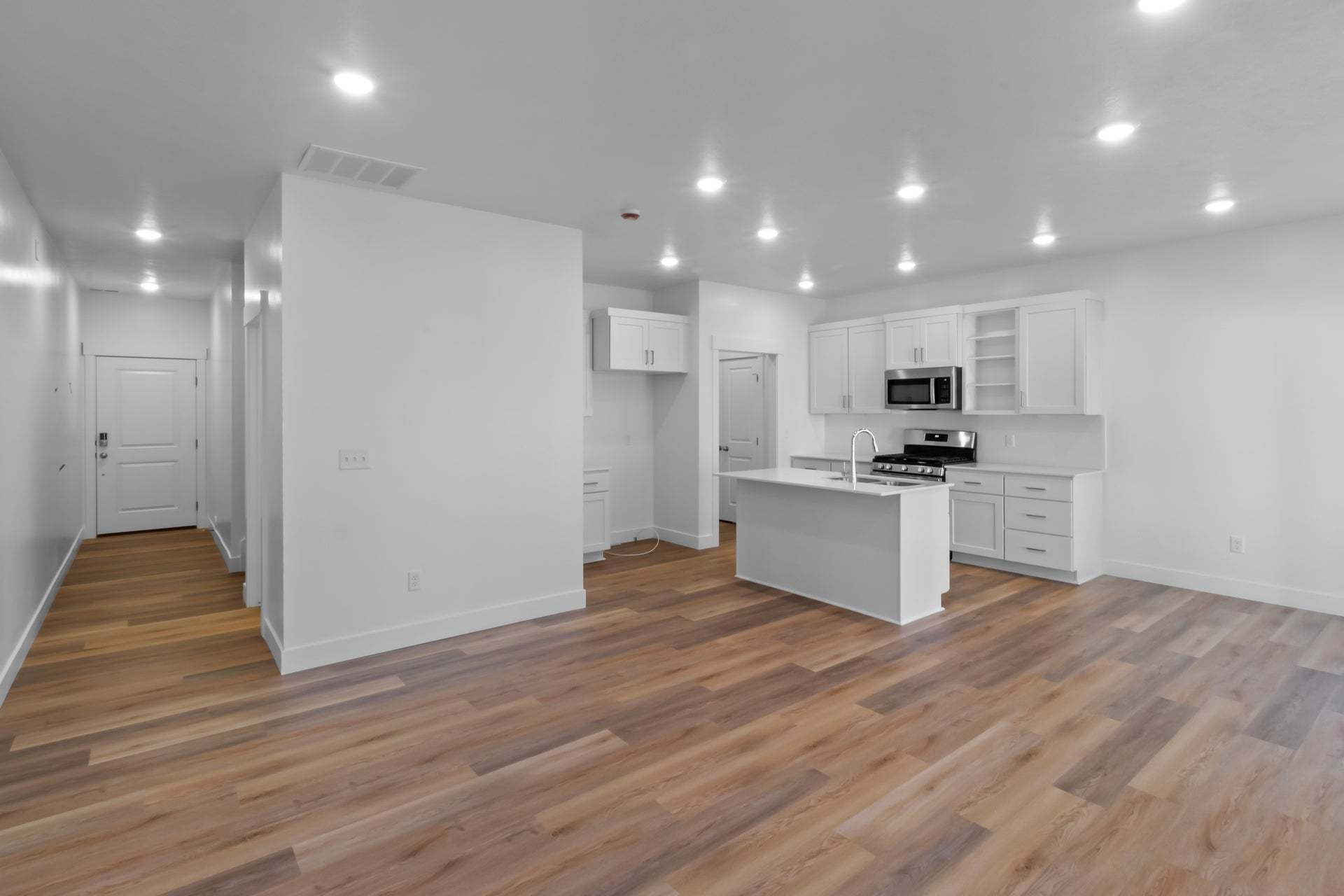 *Finished home photos are representational images only. See sales agent for details.