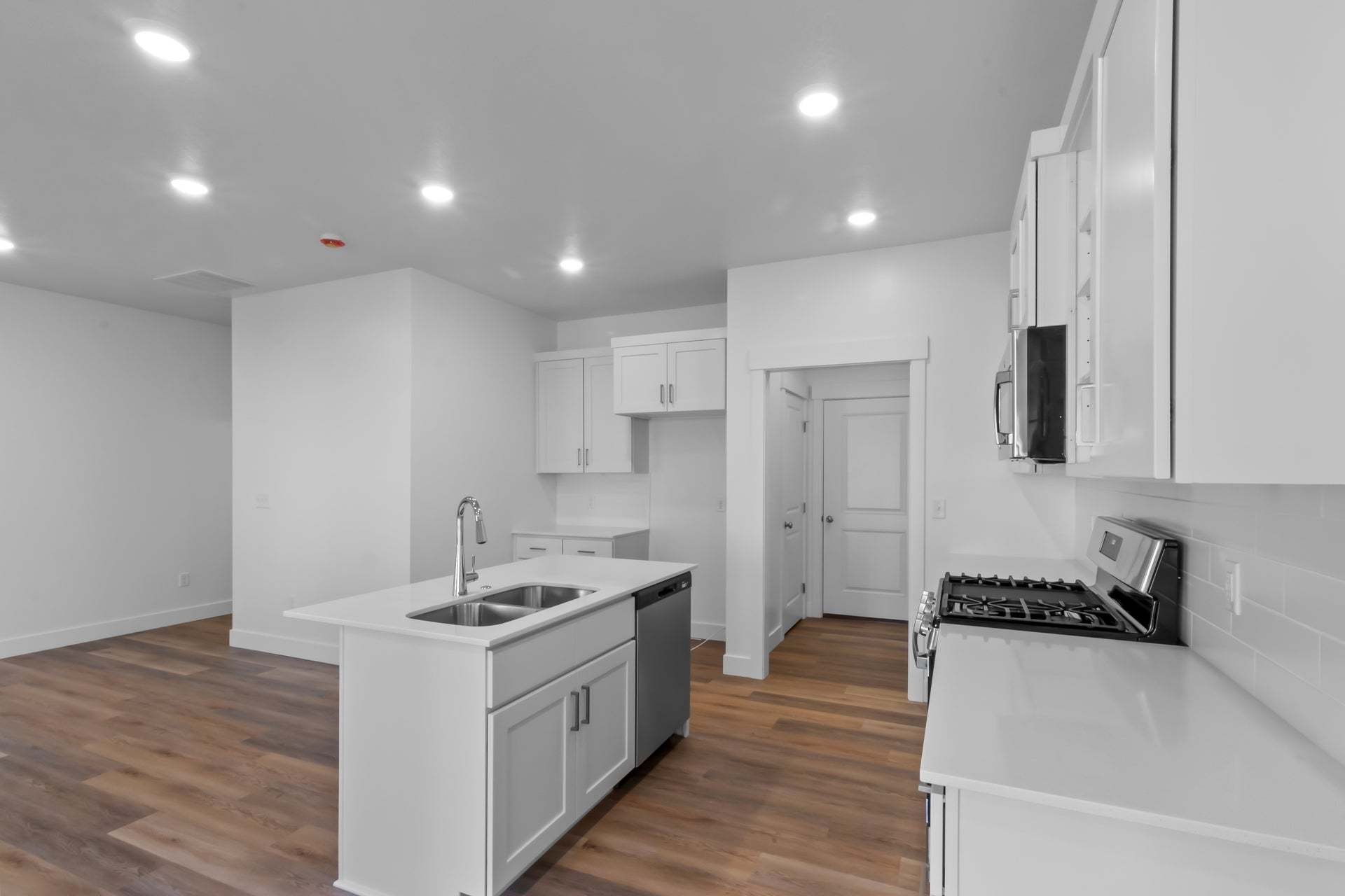*Finished home photos are representational images only. See sales agent for details.