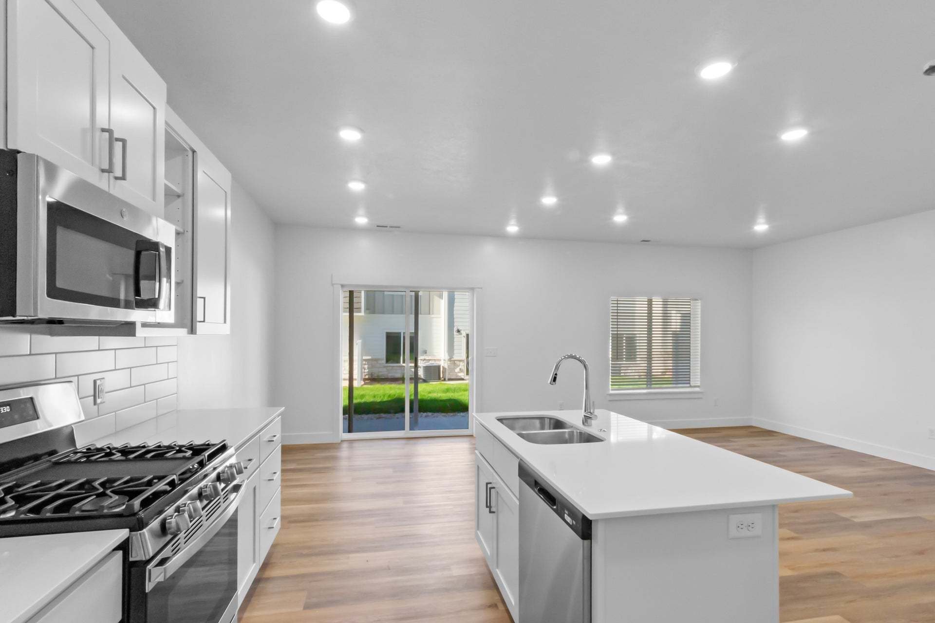 *Finished home photos are representational images only. See sales agent for details.