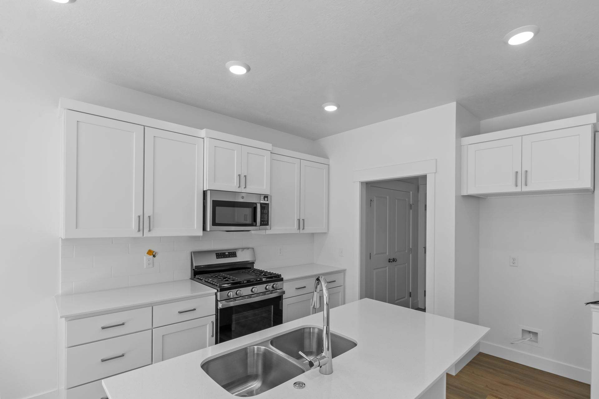 *Finished home photos are representational images only. See sales agent for details.