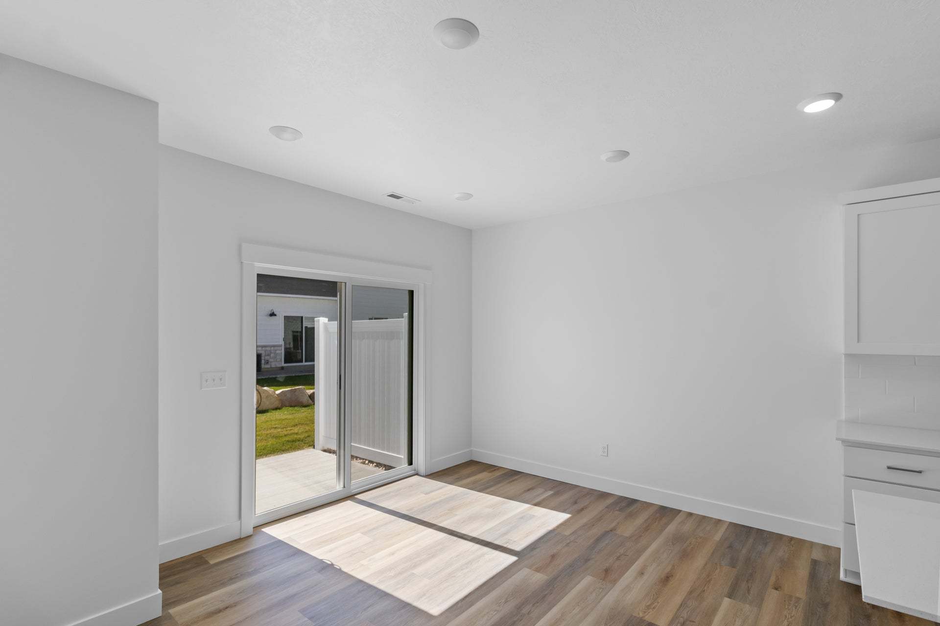 *Finished home photos are representational images only. See sales agent for details.