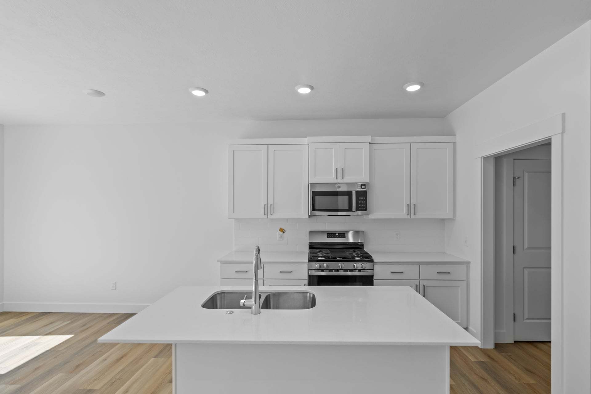 *Finished home photos are representational images only. See sales agent for details.