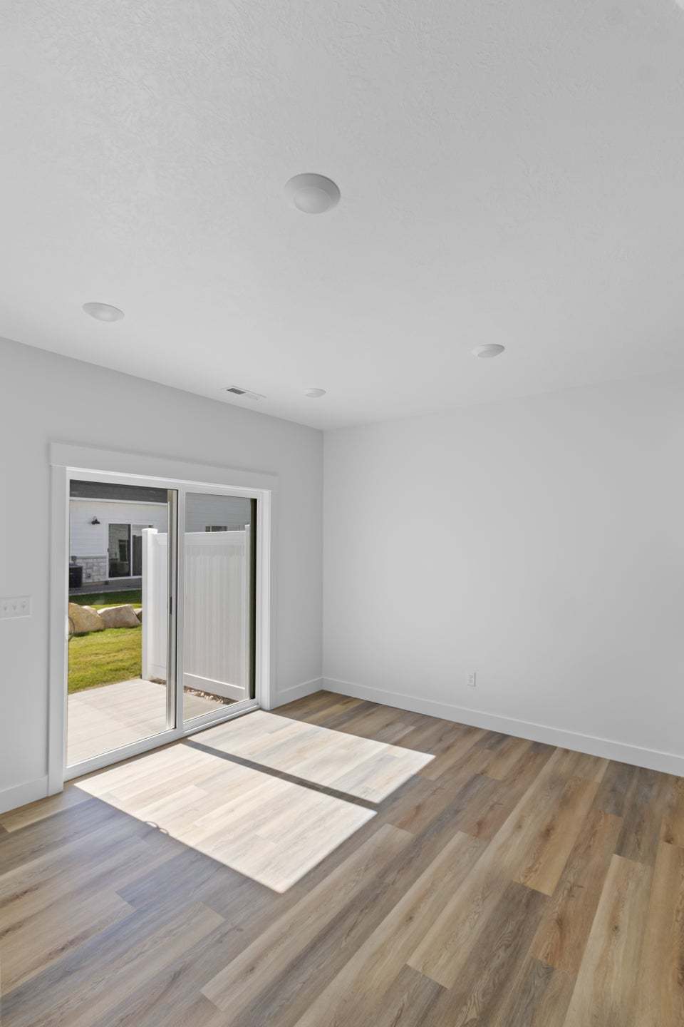 *Finished home photos are representational images only. See sales agent for details.