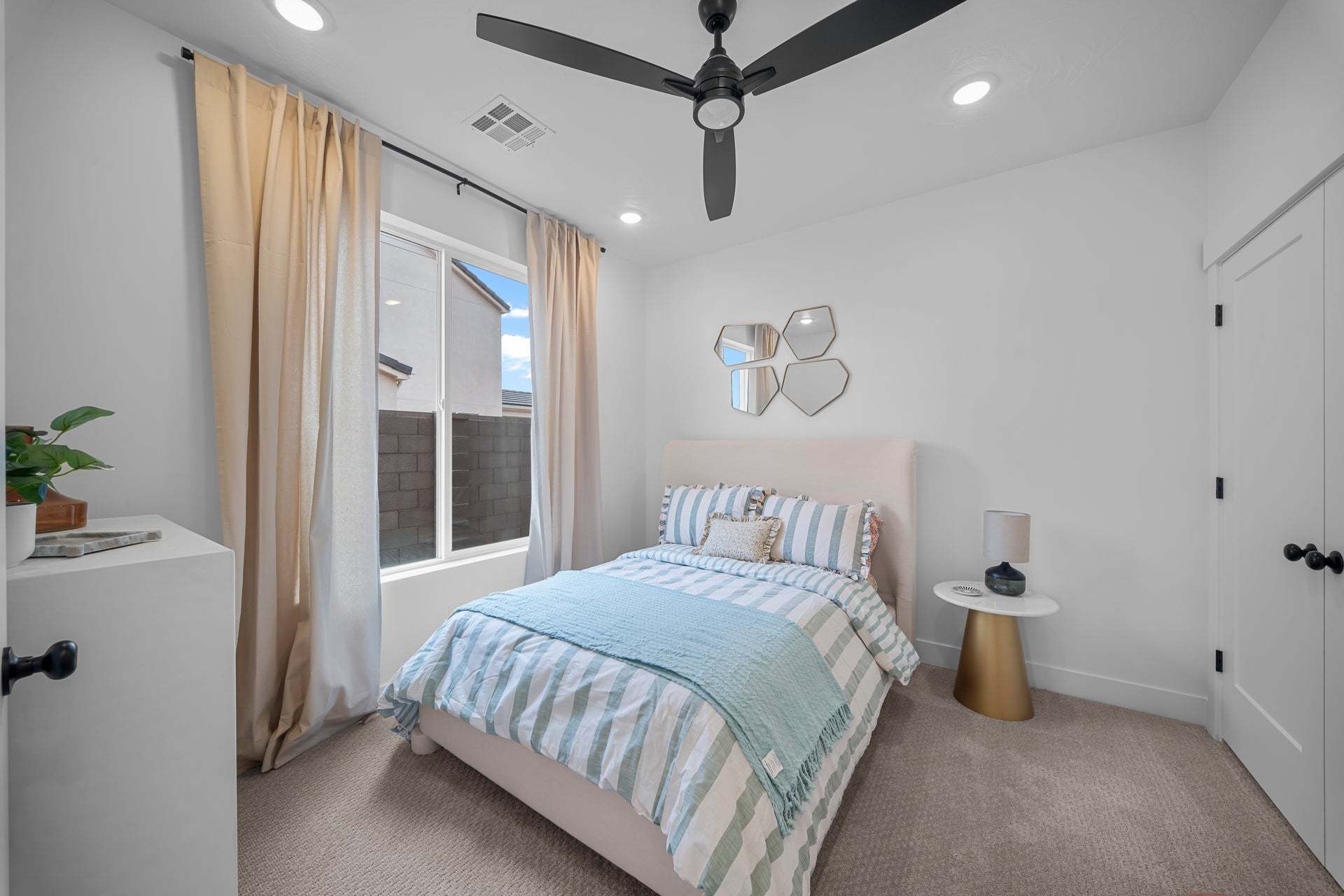 *Finished home photos are representational images only. See sales agent for details.