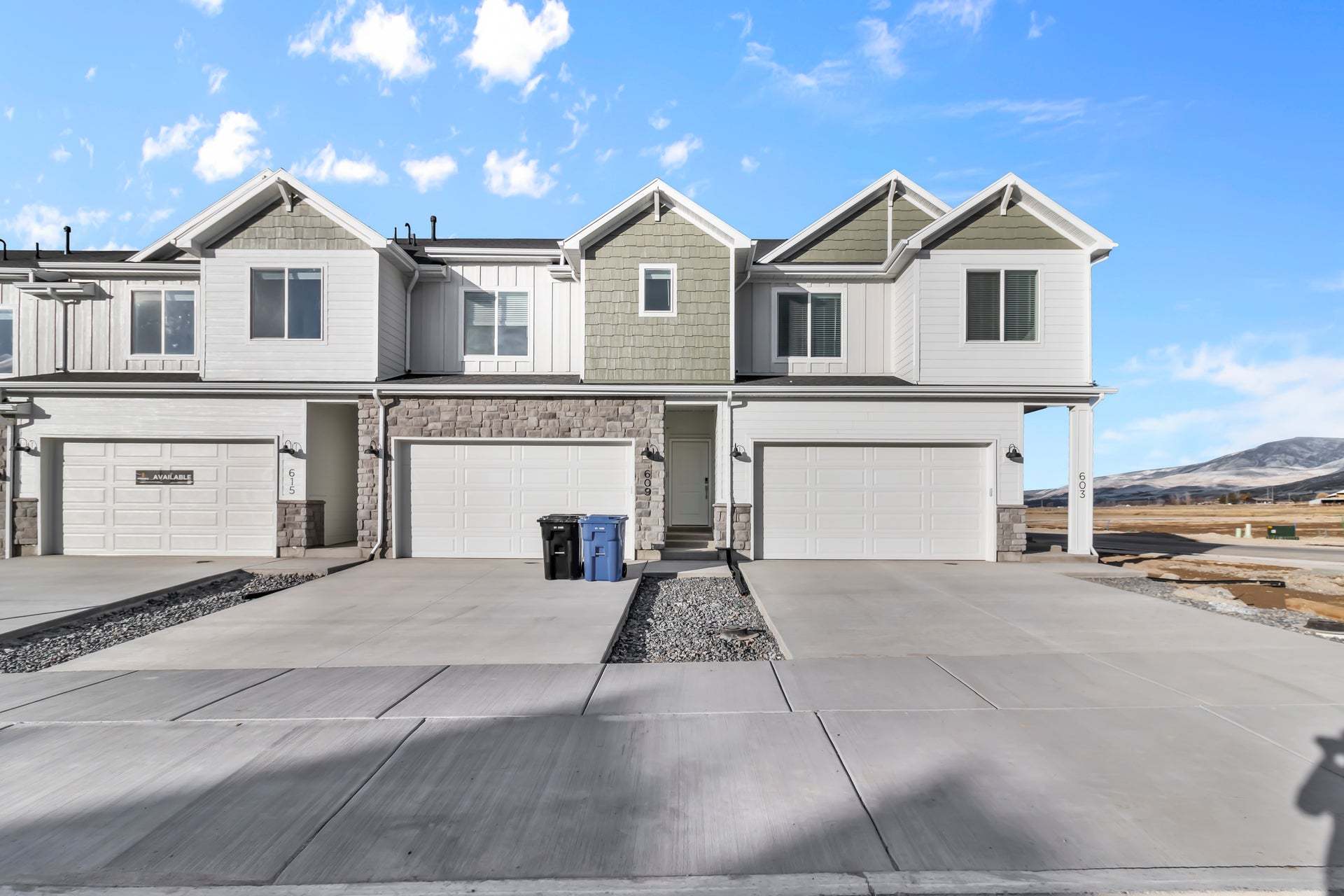 *Finished home photos are representational images only. See sales agent for details.