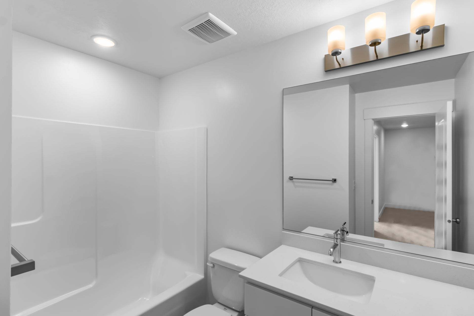 Guest Bathroom *Finished home photos are representational images only. See sales agent for details.