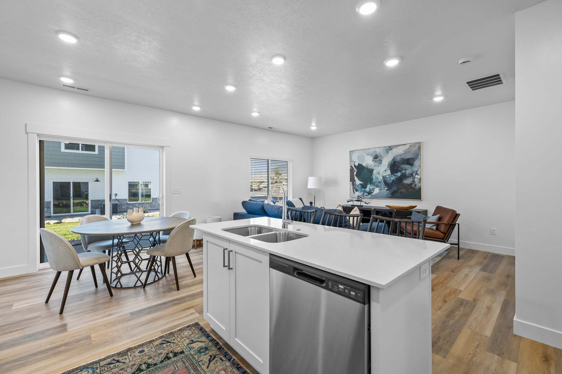 PREVIOUS BUILD *Finished home photos are representational images only. See sales agent for details.