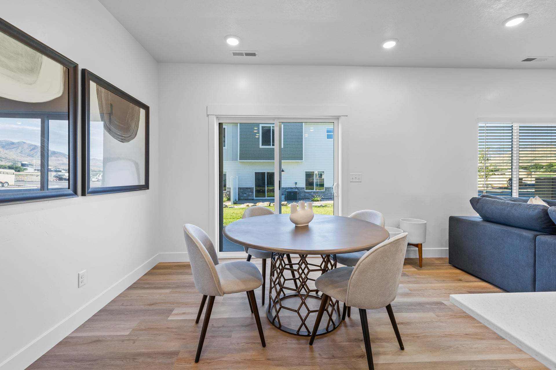 PREVIOUS BUILD *Finished home photos are representational images only. See sales agent for details.