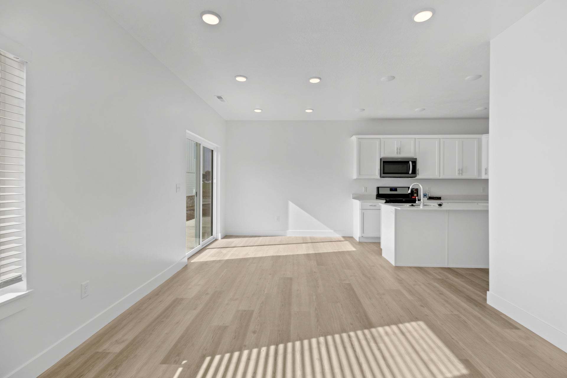 *Finished home photos are representational images only. See sales agent for details.