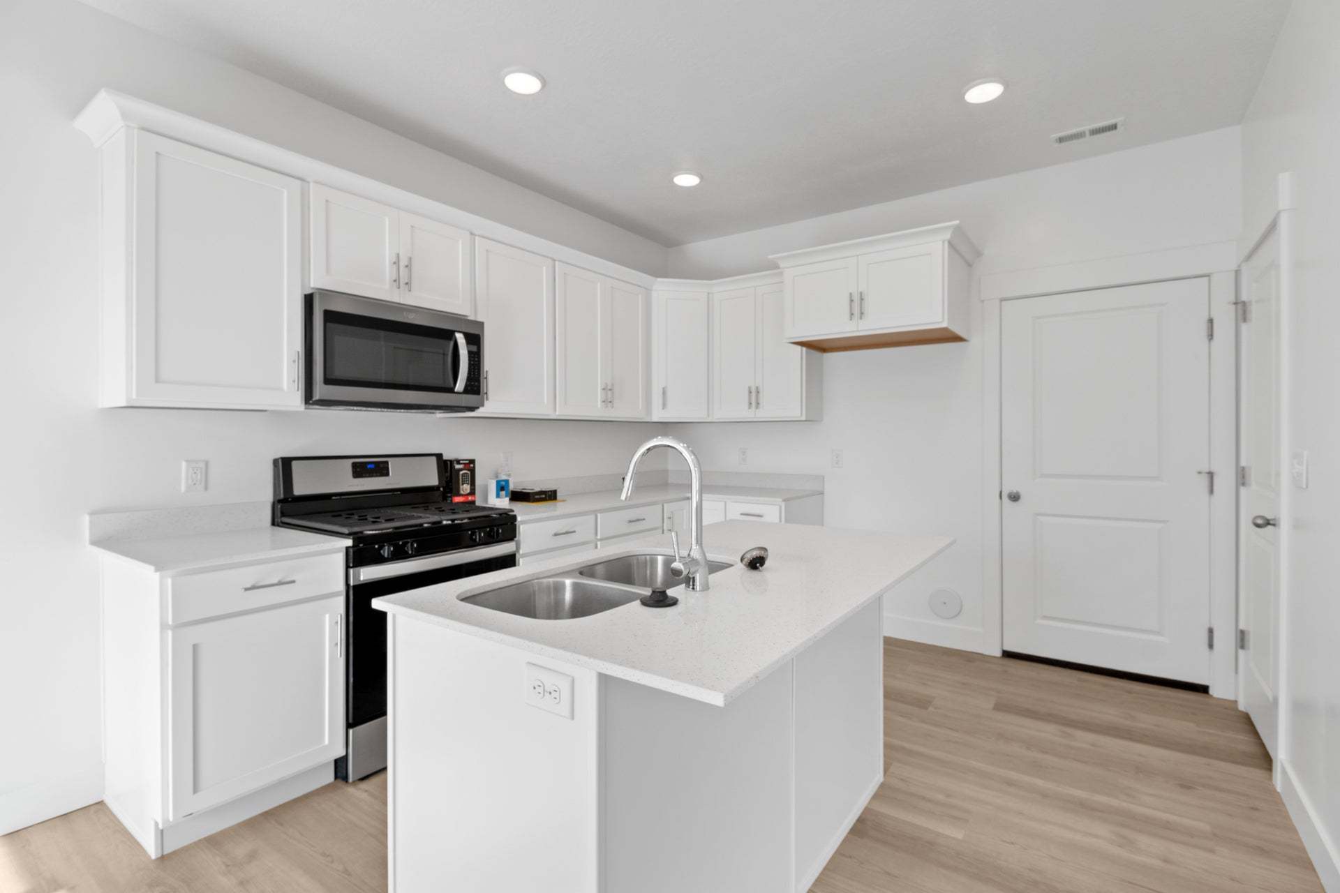 *Finished home photos are representational images only. See sales agent for details.