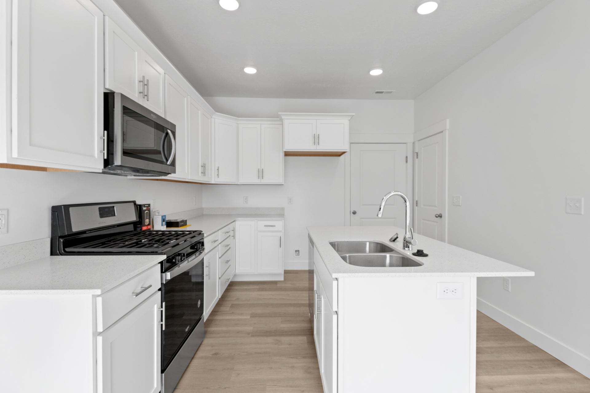 *Finished home photos are representational images only. See sales agent for details.
