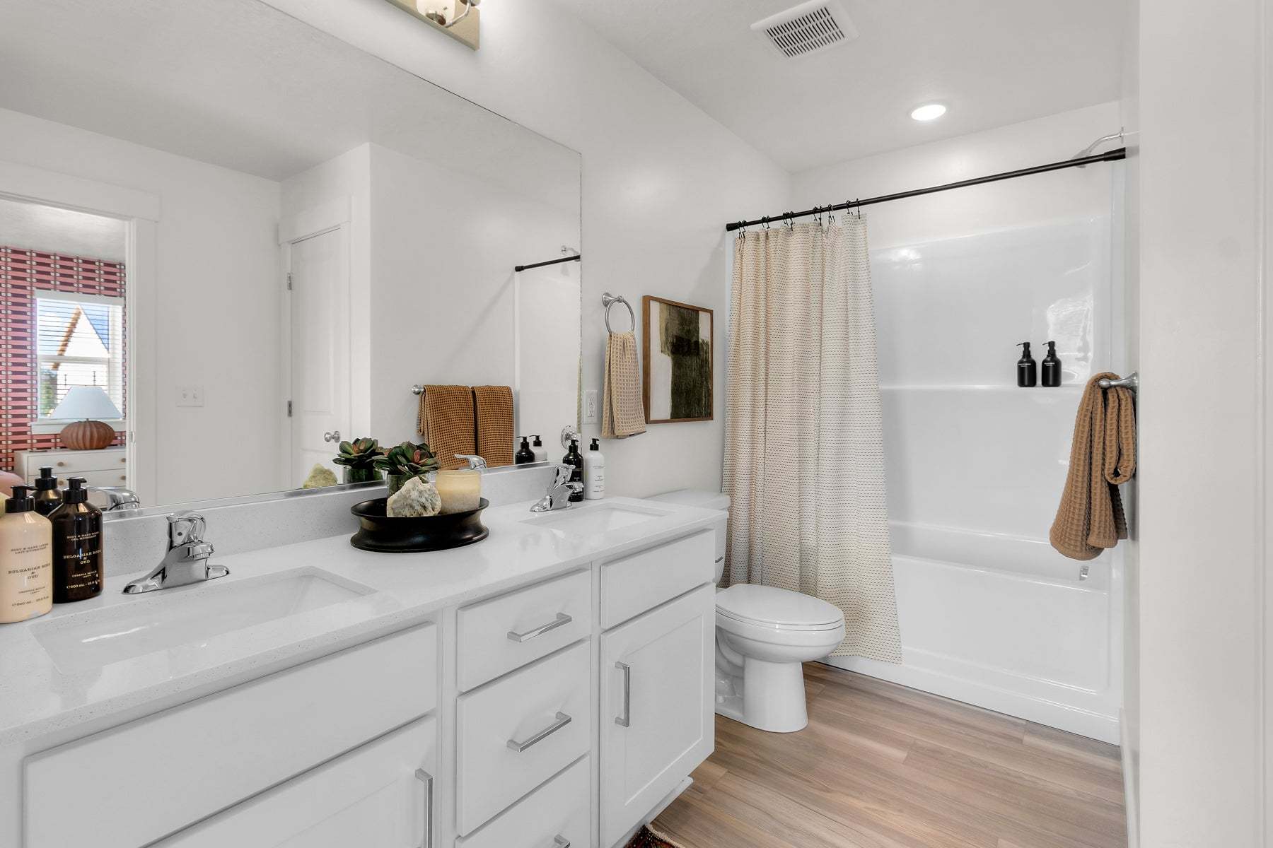 *Finished home photos are representational images only. See sales agent for details.