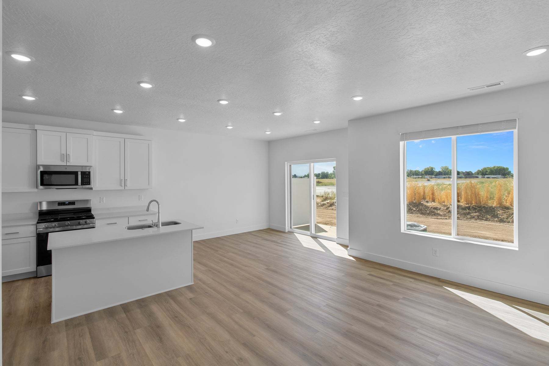 *Finished home photos are representational images only. See sales agent for details.