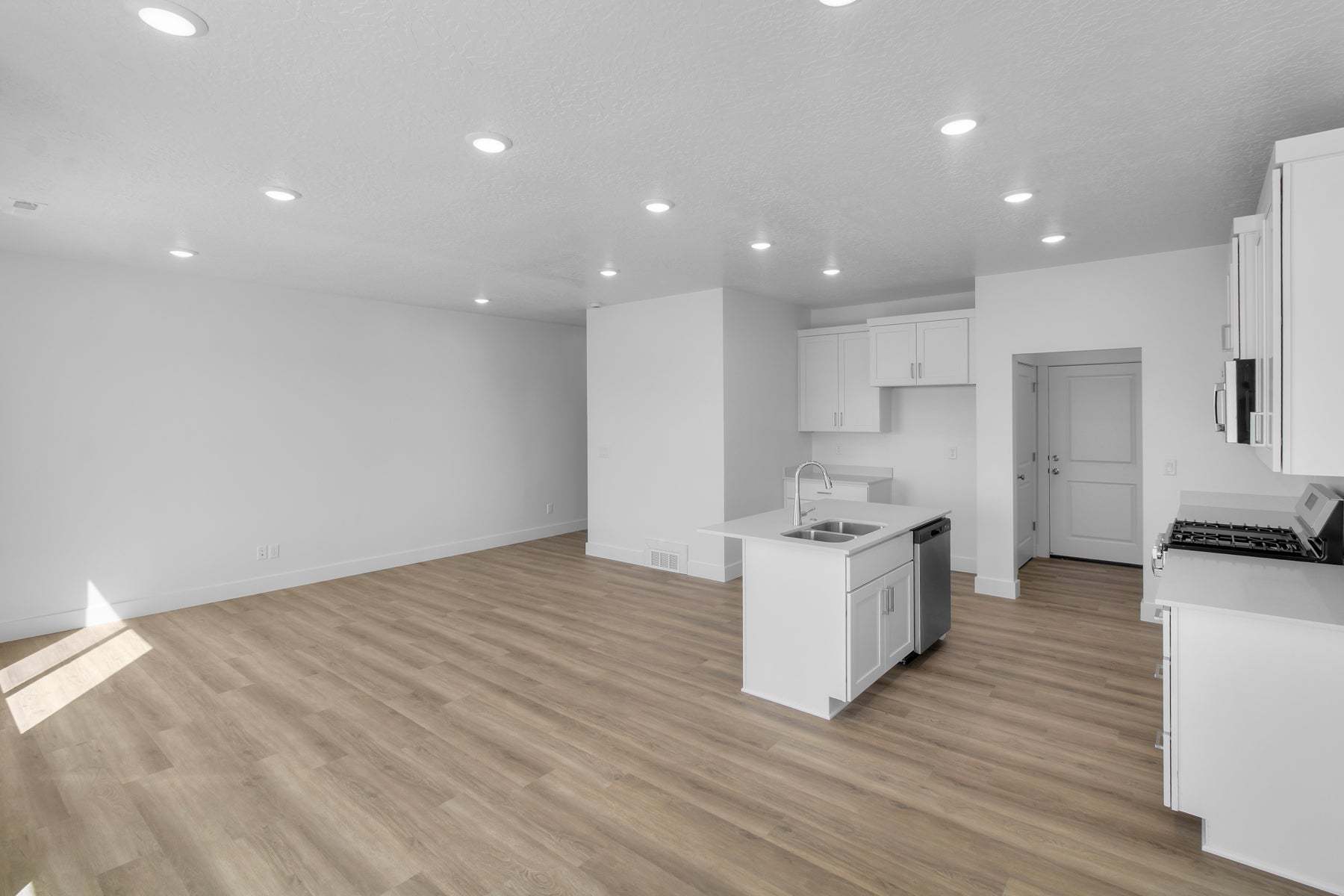*Finished home photos are representational images only. See sales agent for details.