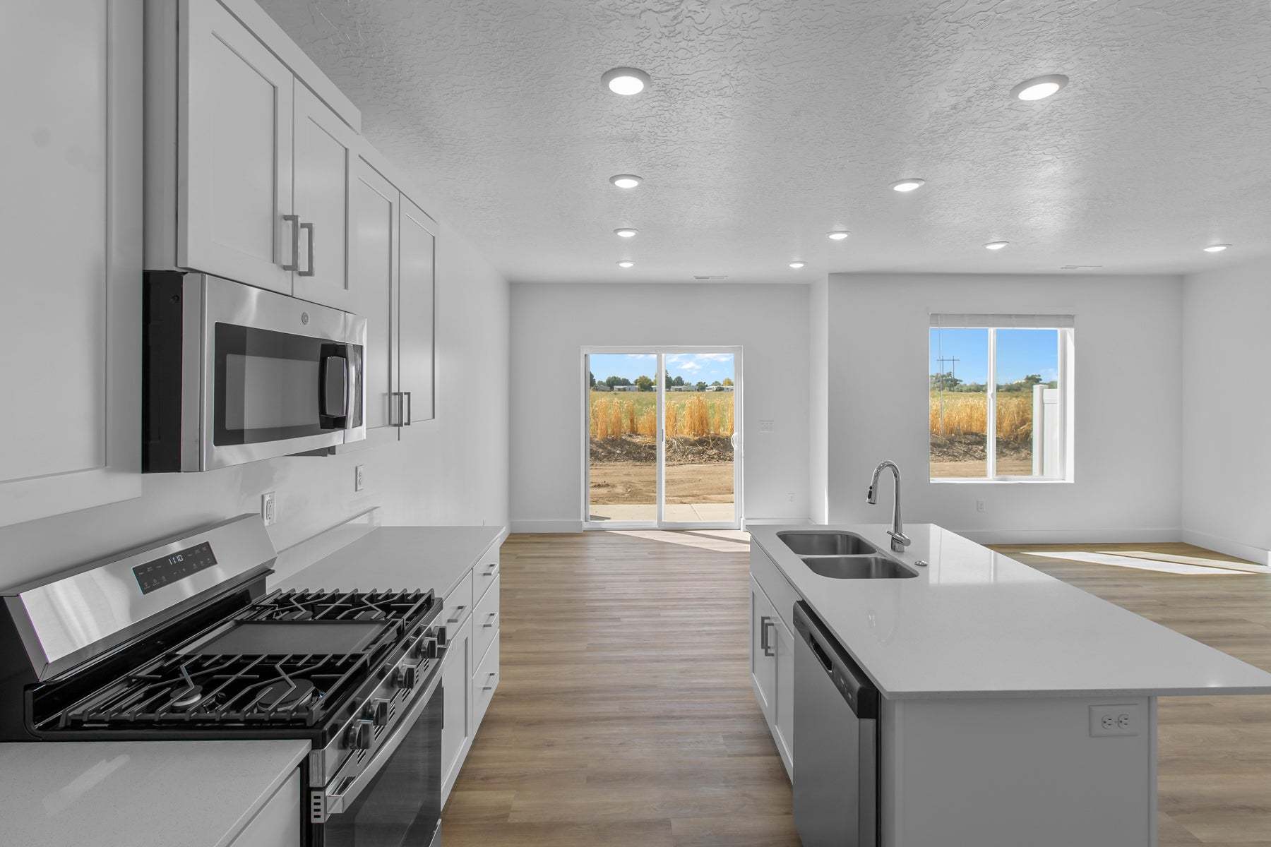 *Finished home photos are representational images only. See sales agent for details.