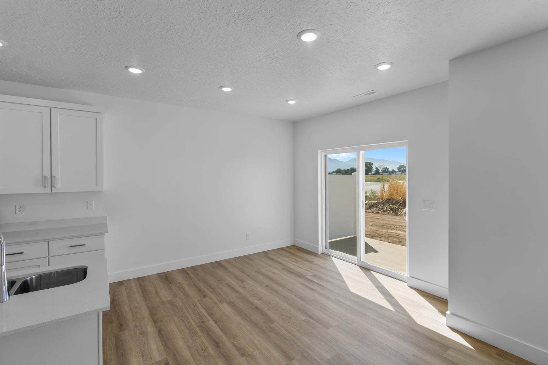 *Finished home photos are representational images only. See sales agent for details.