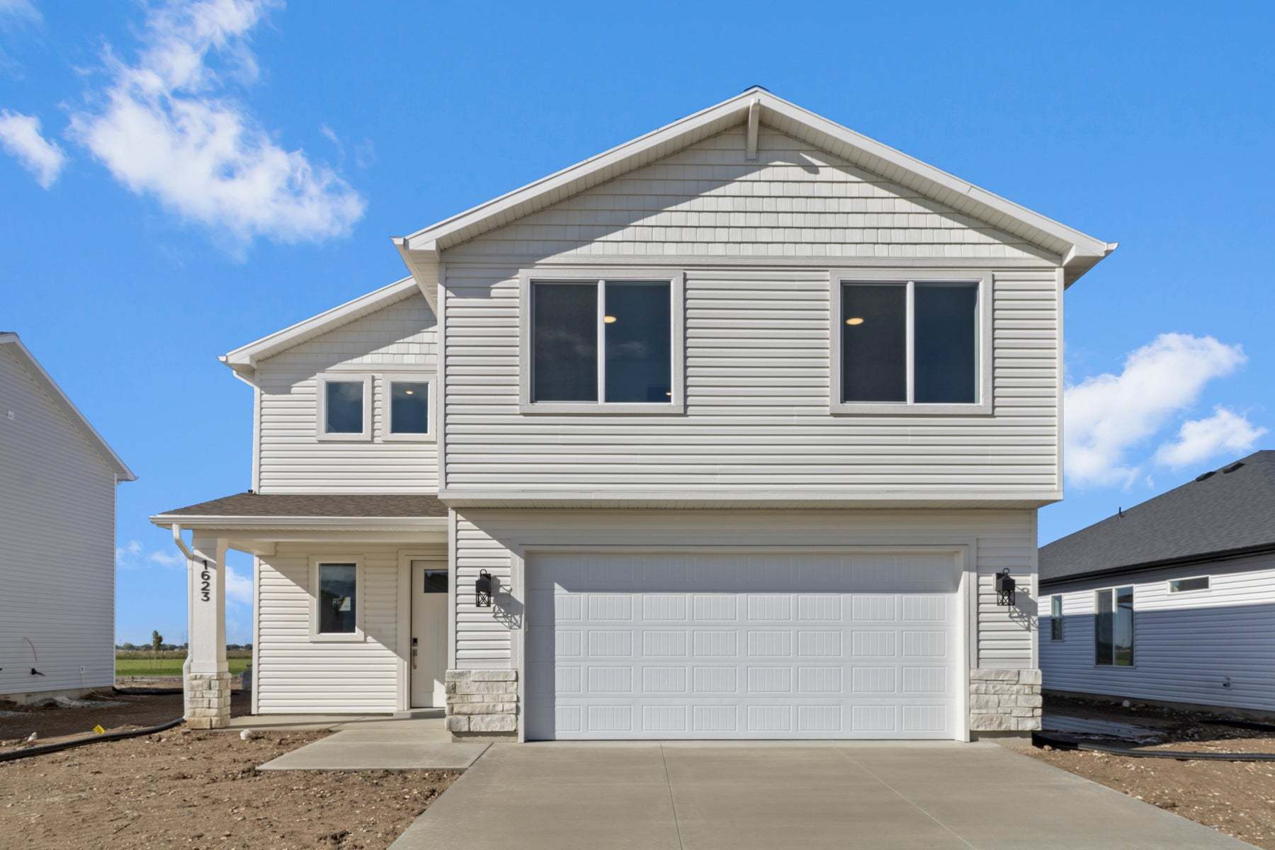 1623 N 2300 W