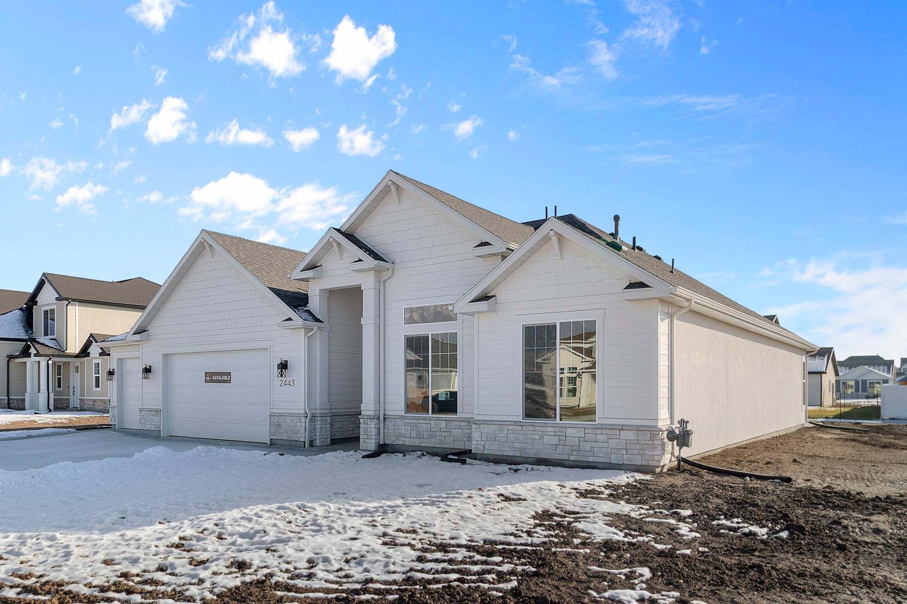 *Finished home photos are representational images only. See sales agent for details.