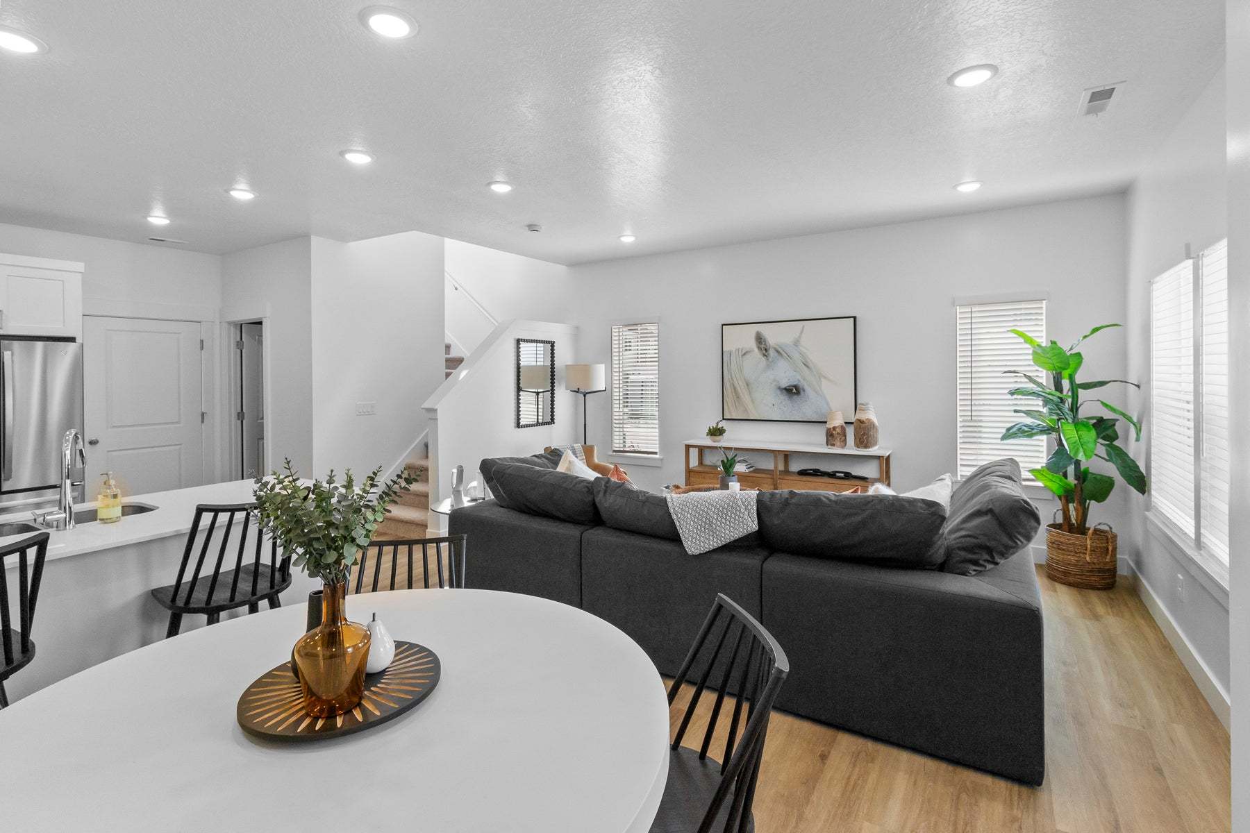 *Finished home photos are representational images only. Chat with sales agent for details.