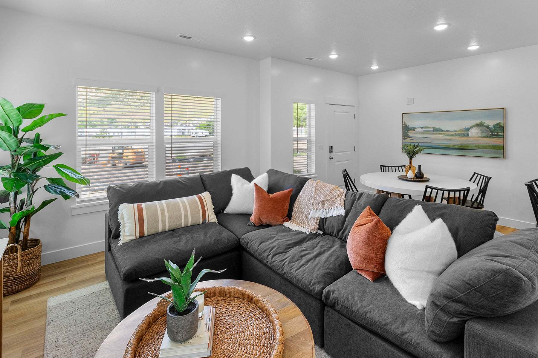 *Finished home photos are representational images only. Chat with sales agent for details.