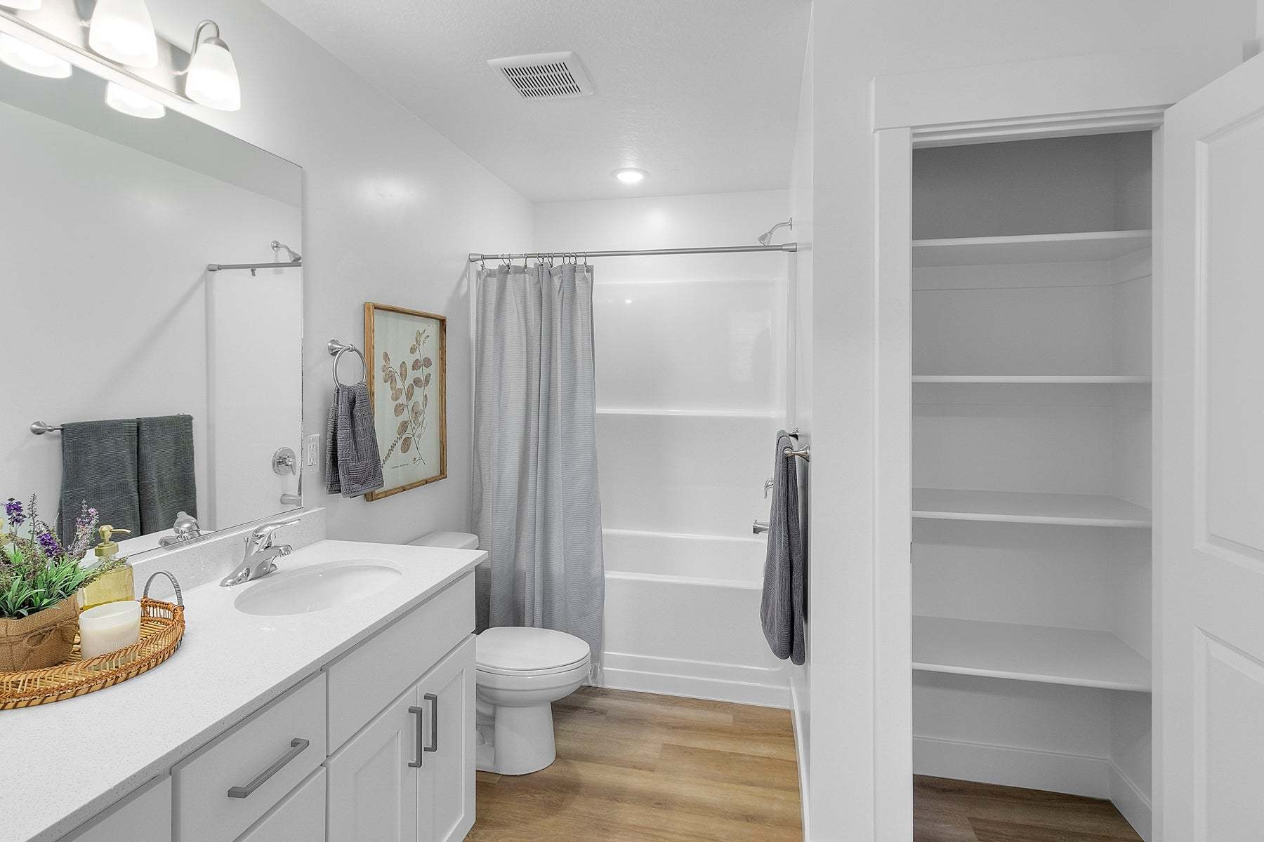 *Finished home photos are representational images only. Chat with sales agent for details.
