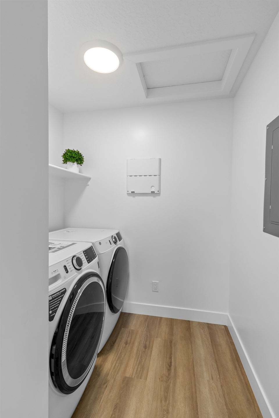 *Finished home photos are representational images only. Chat with sales agent for details.
