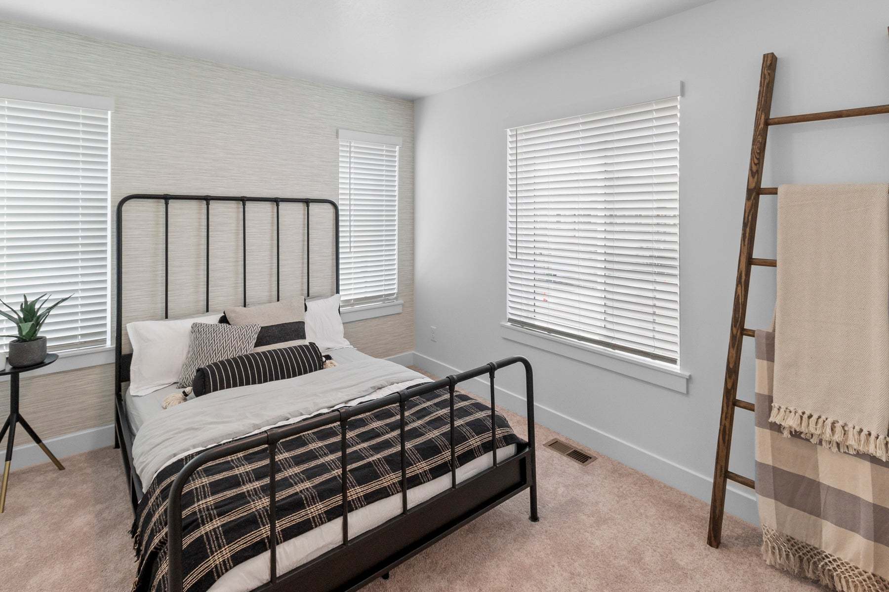 *Finished home photos are representational images only. Chat with sales agent for details.