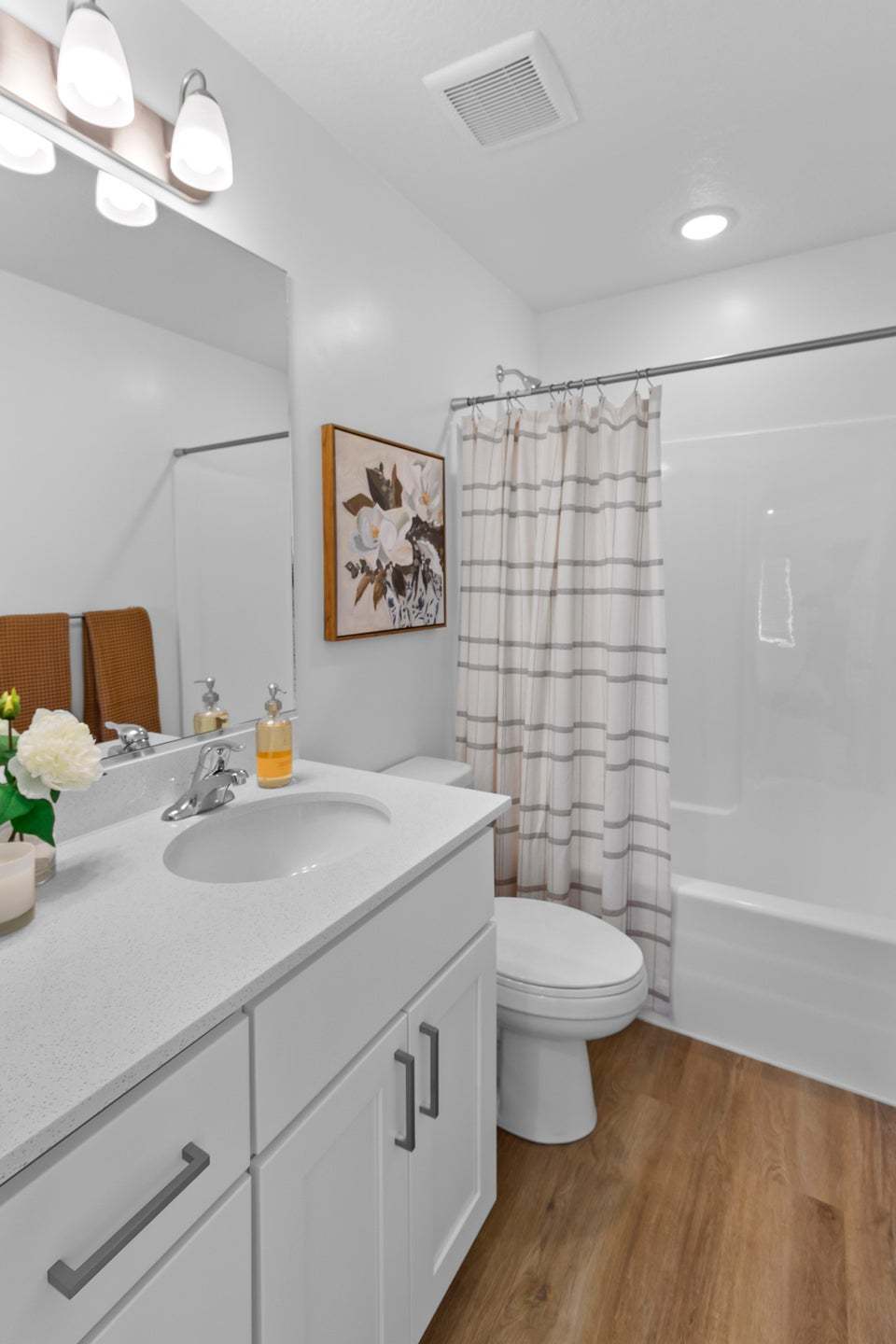 *Finished home photos are representational images only. Chat with sales agent for details.
