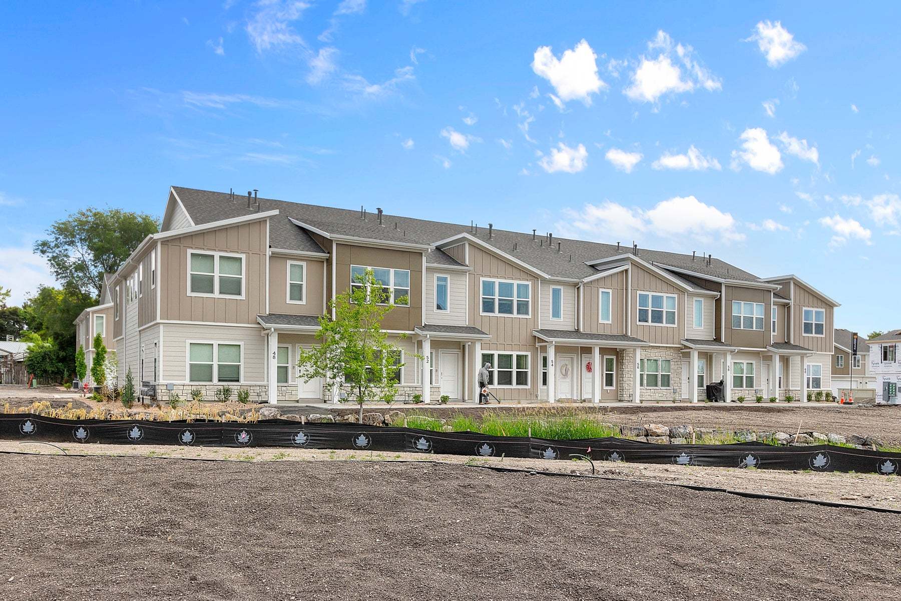 *Finished home photos are representational images only. Chat with sales agent for details.